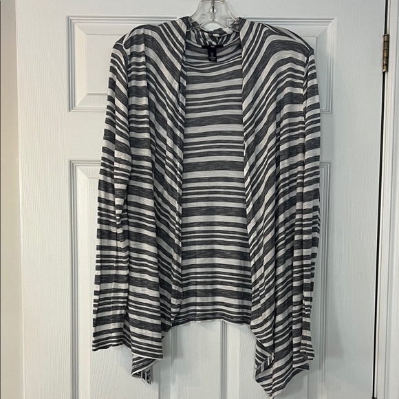 GAP Sweaters - 🌷spring pick 🌷GAP Navy and White Striped Cardigan